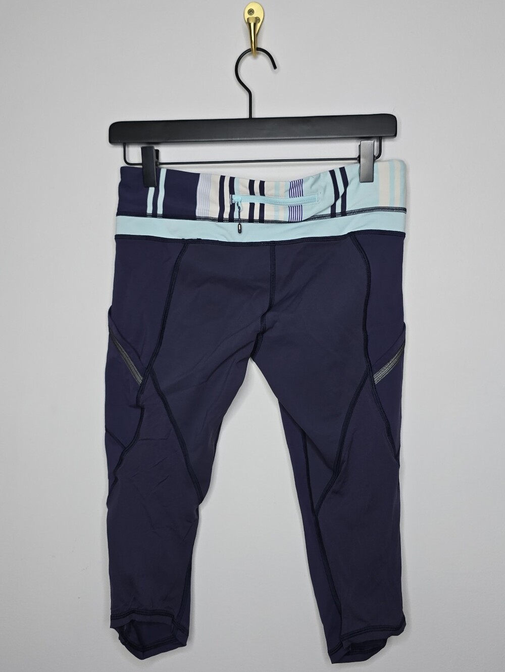 Lululemon Run A Marathon II Cropped Legging Size 8 - Picture 5 of 7